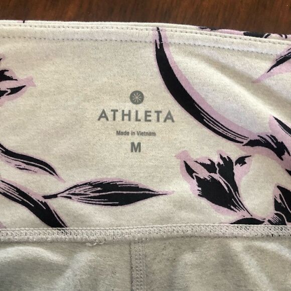 Athleta, Magnolia Chaturanga Capris athletic tights. - Picture 2 of 4